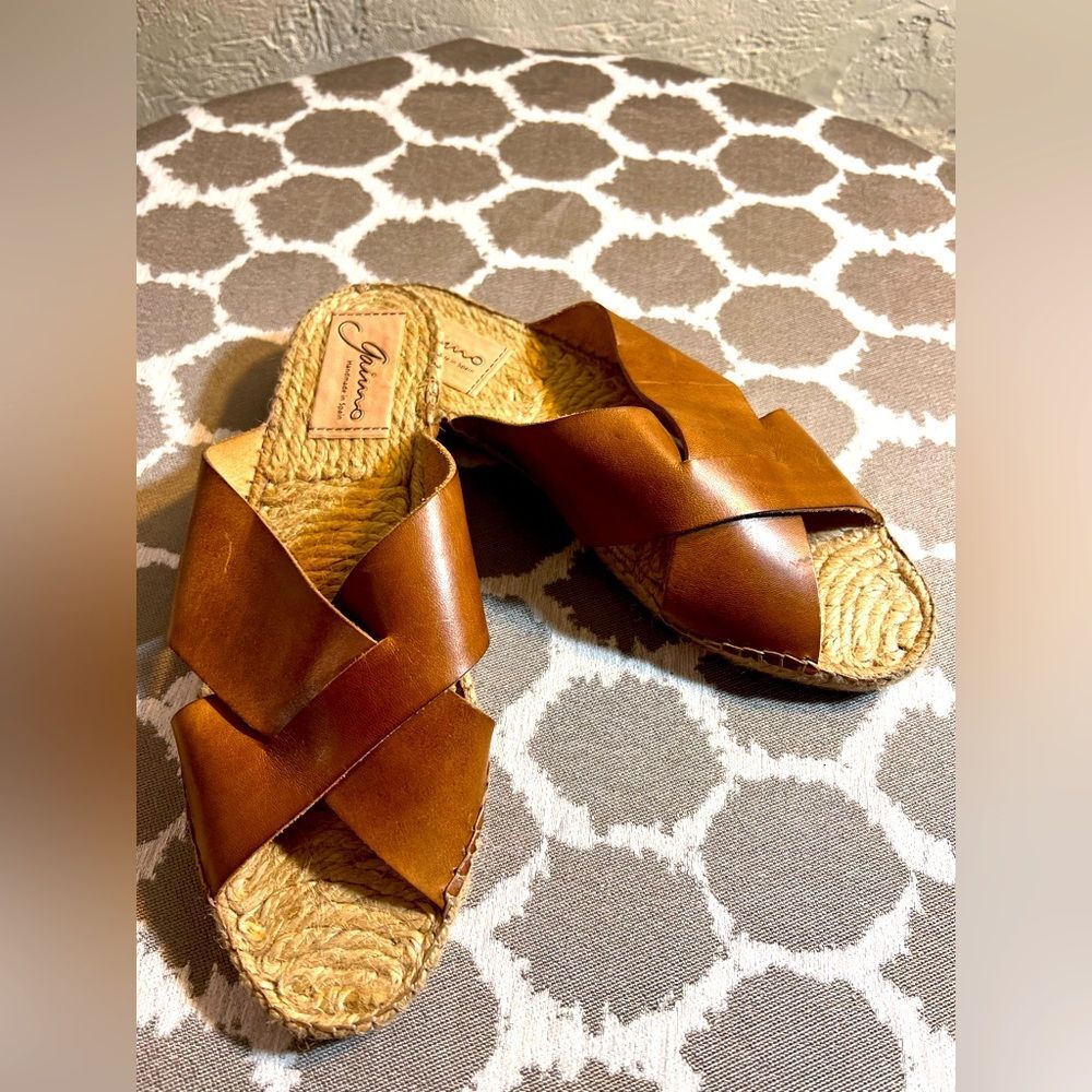 Giamo Brown Criss-Cross Slide Sandals with Textured Footbed Anthropologie brand